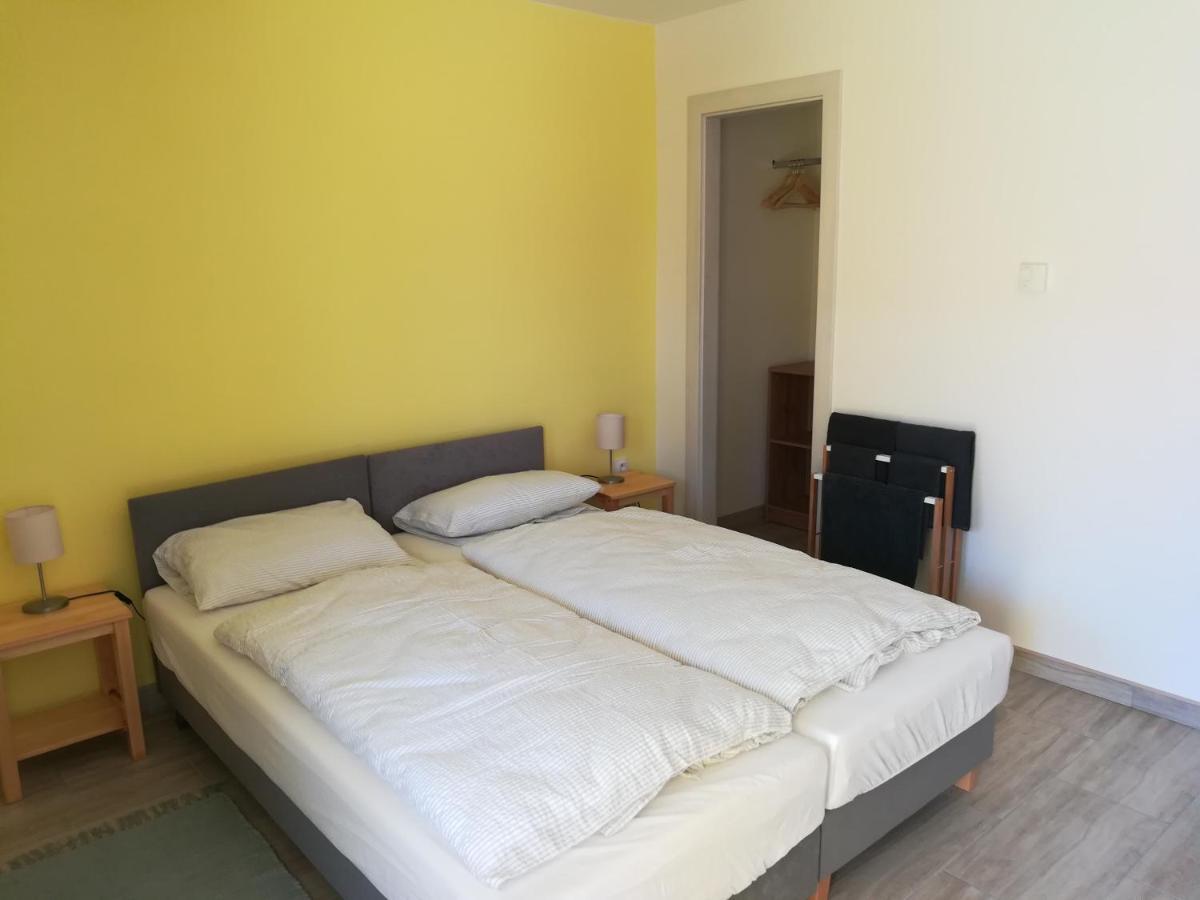 Zlatno 66 Bed & Breakfast Zlate Moravce Exterior photo